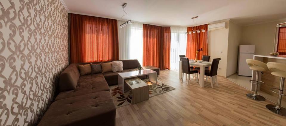 Vello Apartments Bjala Eksteriør bilde